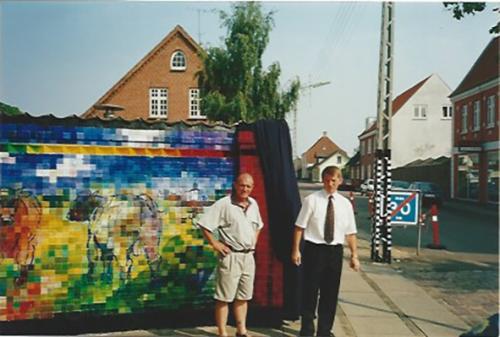fernisering på mur i Borgergade. 1999